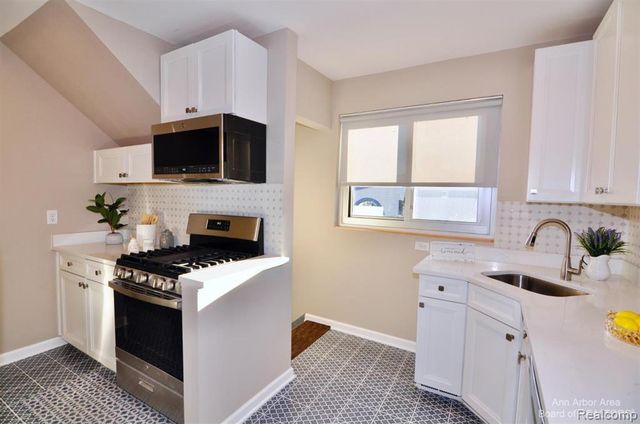 2349 Washtenaw Road, Ypsilanti Charter Township, MI 48197