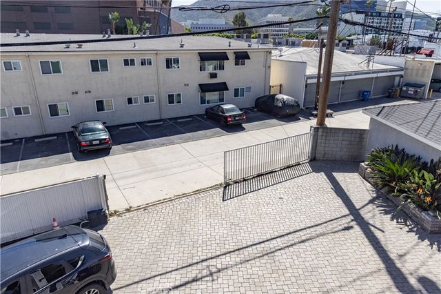 124 N Naomi, Burbank, CA 91505