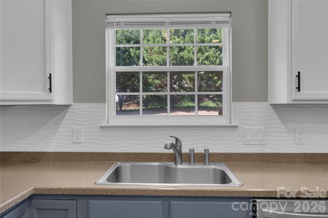1007 Butterburr Drive, Matthews, NC 28104