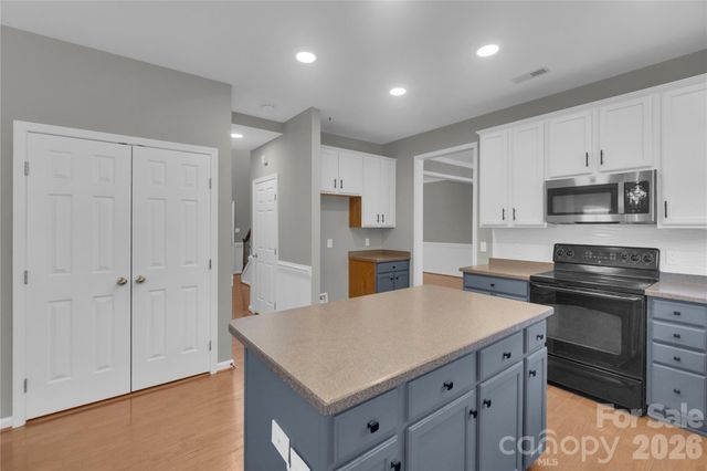 1007 Butterburr Drive, Matthews, NC 28104