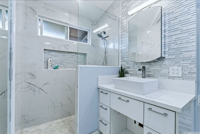4145 Akulikuli Terrace, Honolulu, HI 96816