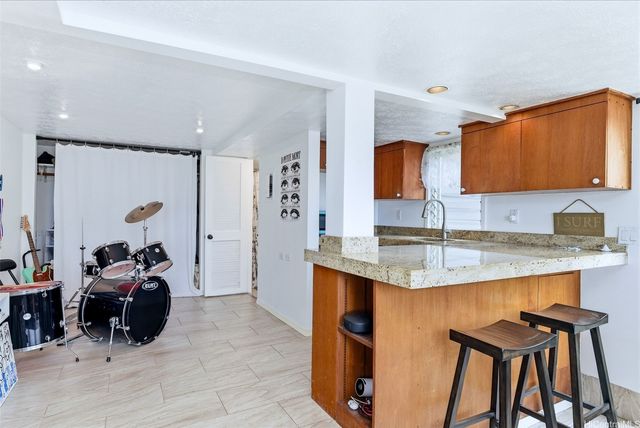 4145 Akulikuli Terrace, Honolulu, HI 96816