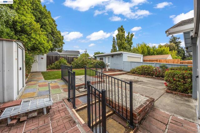 20048 Sapphire St, Castro Valley, CA 94546