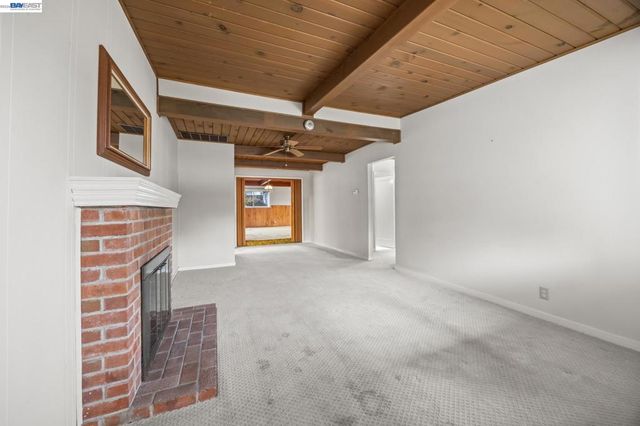 20048 Sapphire St, Castro Valley, CA 94546