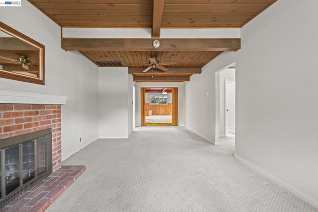 20048 Sapphire St, Castro Valley, CA 94546