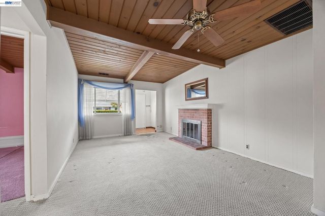 20048 Sapphire St, Castro Valley, CA 94546
