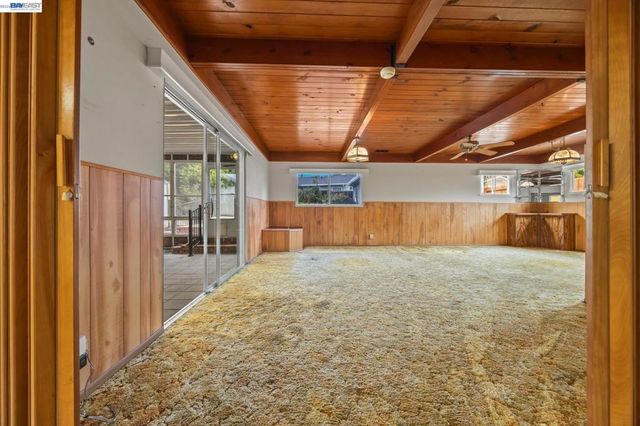 20048 Sapphire St, Castro Valley, CA 94546