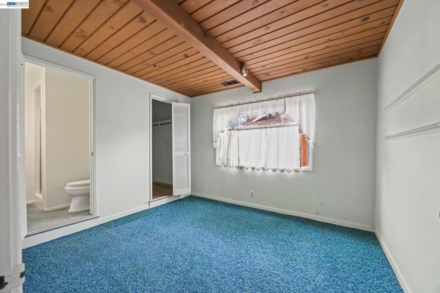 20048 Sapphire St, Castro Valley, CA 94546