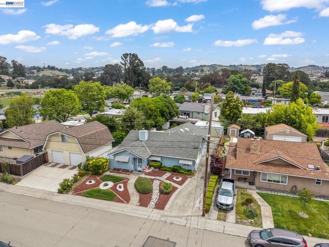 20048 Sapphire St, Castro Valley, CA 94546