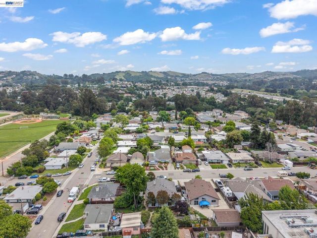 20048 Sapphire St, Castro Valley, CA 94546