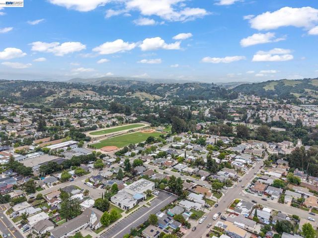 20048 Sapphire St, Castro Valley, CA 94546