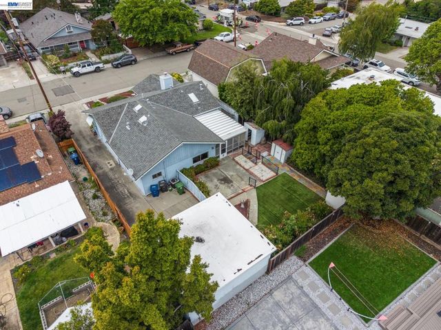 20048 Sapphire St, Castro Valley, CA 94546