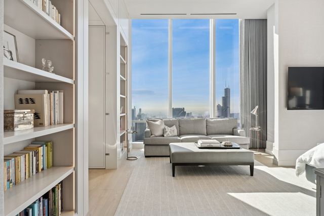 14 W Superior Street 6900, Chicago, IL 60654