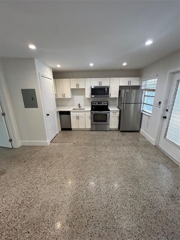 820 N Victoria Park Road 4, Fort Lauderdale, FL 33304