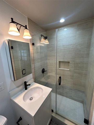 820 N Victoria Park Road 4, Fort Lauderdale, FL 33304