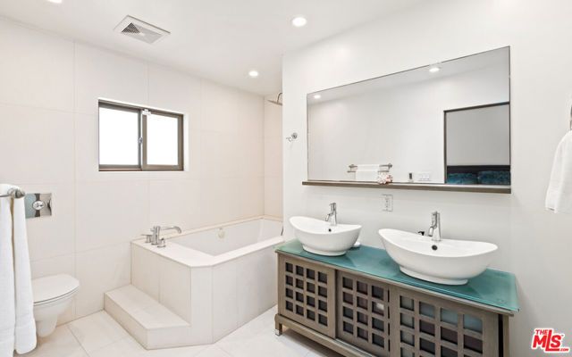 23018 Pacific Coast Highway, Malibu, CA 90265