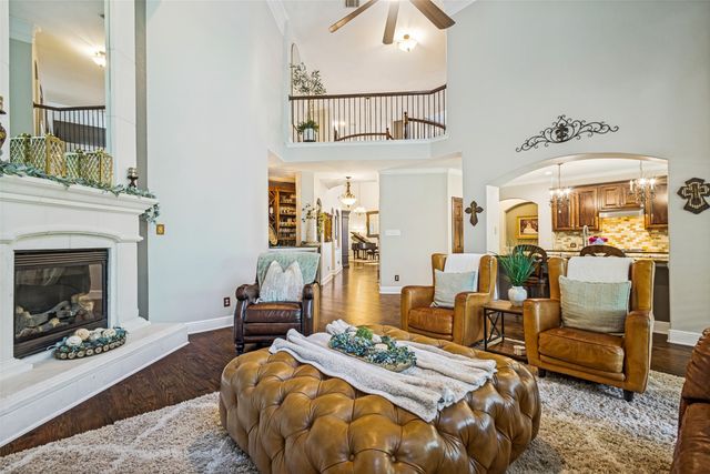 8704 Wyatt Circle, Argyle, TX 76226