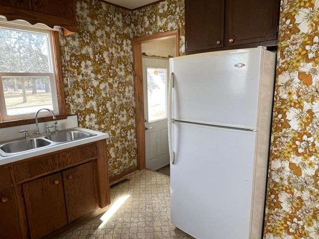 225 E 3rd Street, Albert Lea, MN 56007