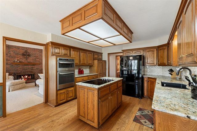 739 Kingsgate Road, Yukon, OK 73099