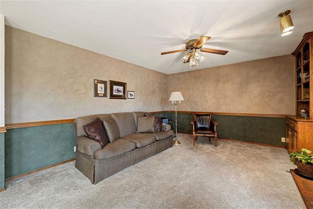 739 Kingsgate Road, Yukon, OK 73099