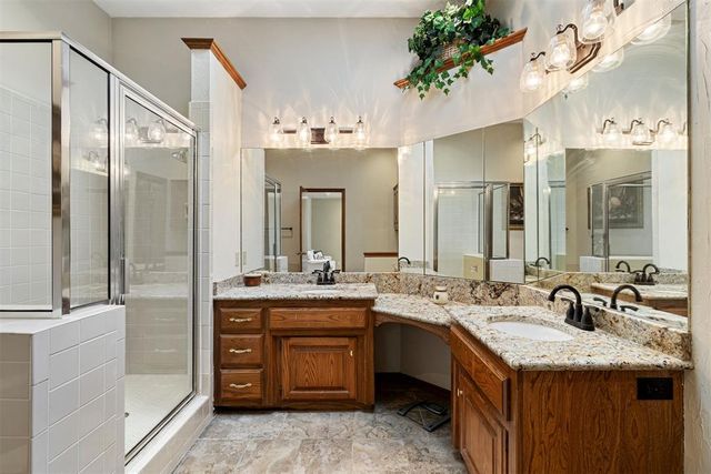 739 Kingsgate Road, Yukon, OK 73099