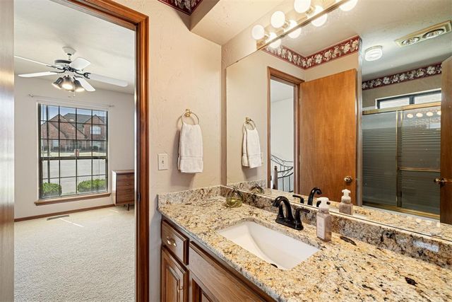 739 Kingsgate Road, Yukon, OK 73099