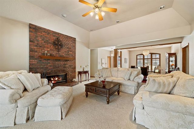 739 Kingsgate Road, Yukon, OK 73099