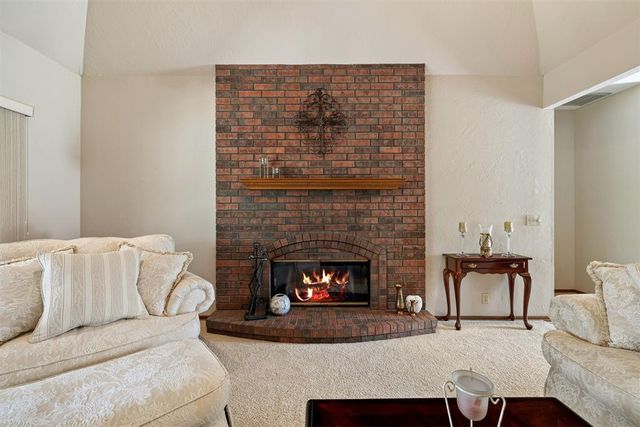 739 Kingsgate Road, Yukon, OK 73099