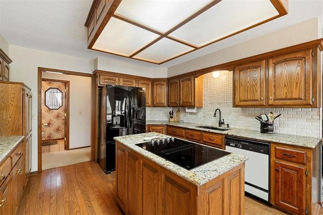 739 Kingsgate Road, Yukon, OK 73099