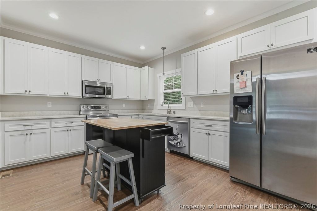 Image 7 of property listing at 407 W Mooring, Sanford, NC 27332