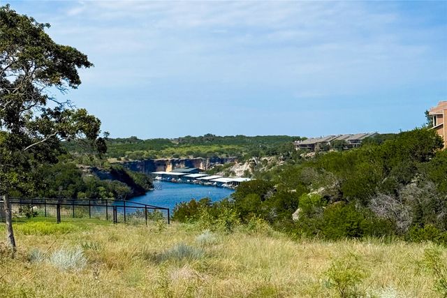 1008 Bluff Creek Drive, Strawn, TX 76475