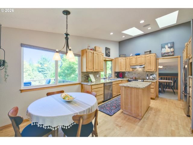 23755 Ne CASAVANT Dr, Hillsboro, OR 97123