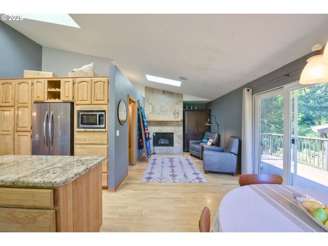 23755 Ne CASAVANT Dr, Hillsboro, OR 97123