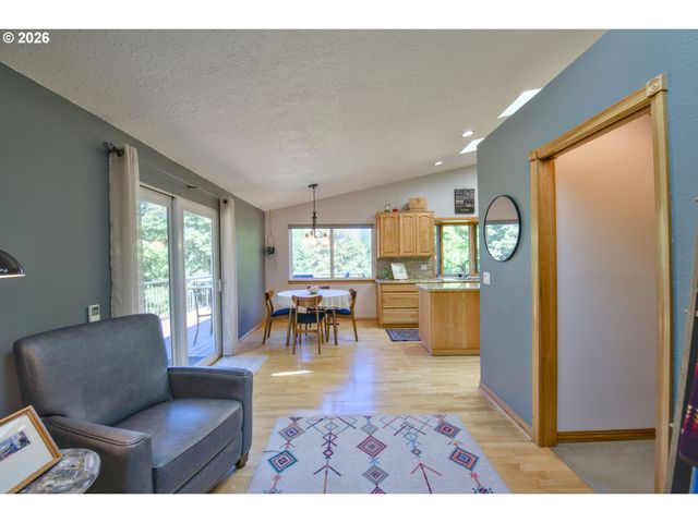 23755 Ne CASAVANT Dr, Hillsboro, OR 97123