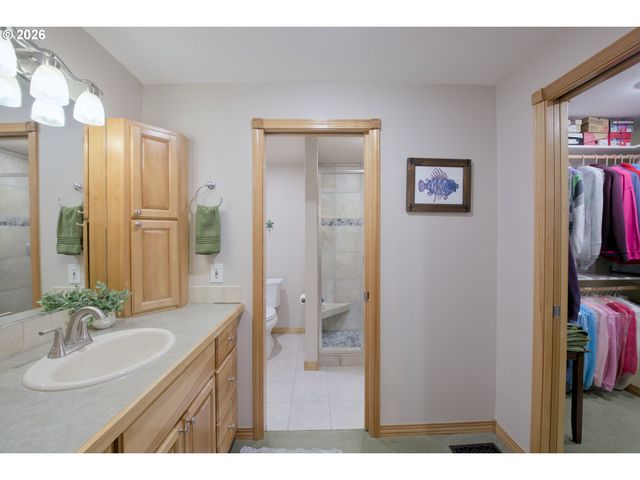 23755 Ne CASAVANT Dr, Hillsboro, OR 97123