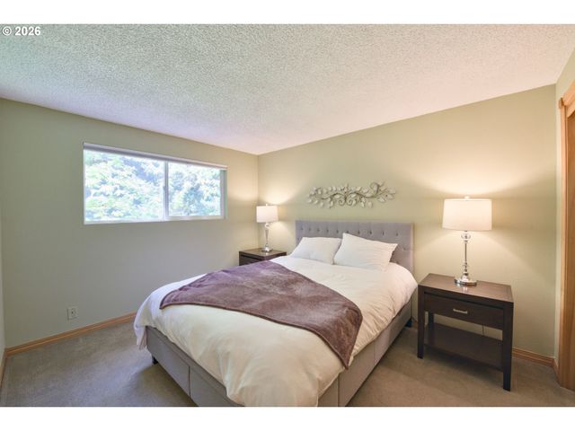 23755 Ne CASAVANT Dr, Hillsboro, OR 97123