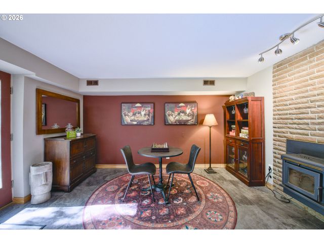 23755 Ne CASAVANT Dr, Hillsboro, OR 97123