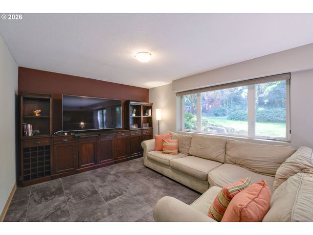23755 Ne CASAVANT Dr, Hillsboro, OR 97123