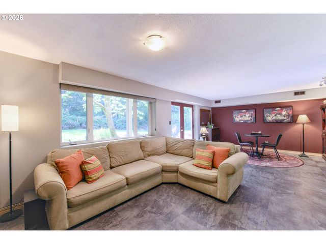 23755 Ne CASAVANT Dr, Hillsboro, OR 97123