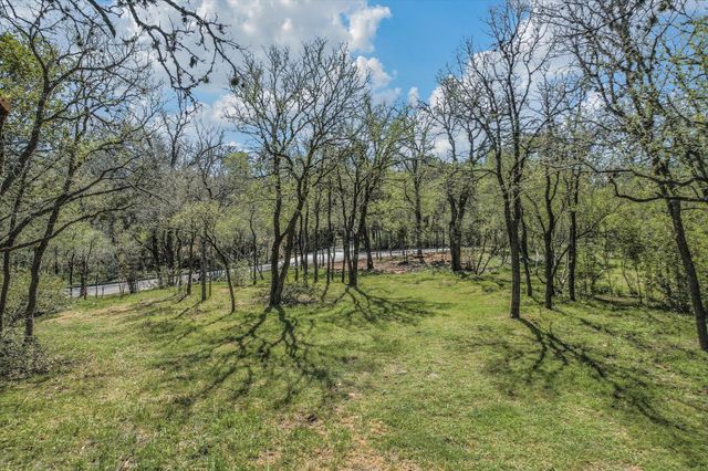 8 Sugar Shack DR, West Lake Hills, TX 78746