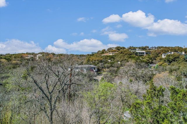 8 Sugar Shack DR, West Lake Hills, TX 78746