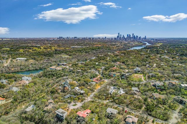 8 Sugar Shack DR, West Lake Hills, TX 78746