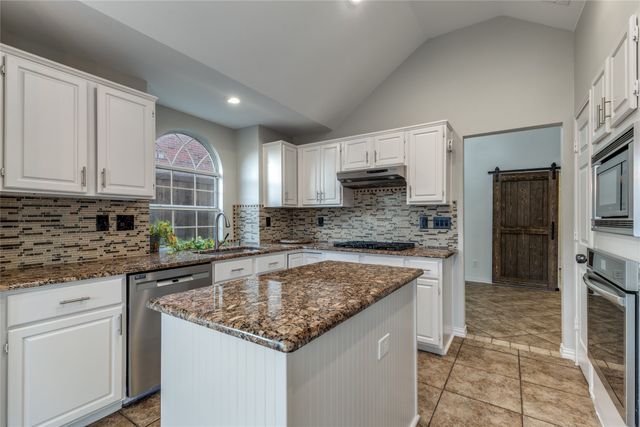 25 Cimarron Drive, Trophy Club, TX 76262