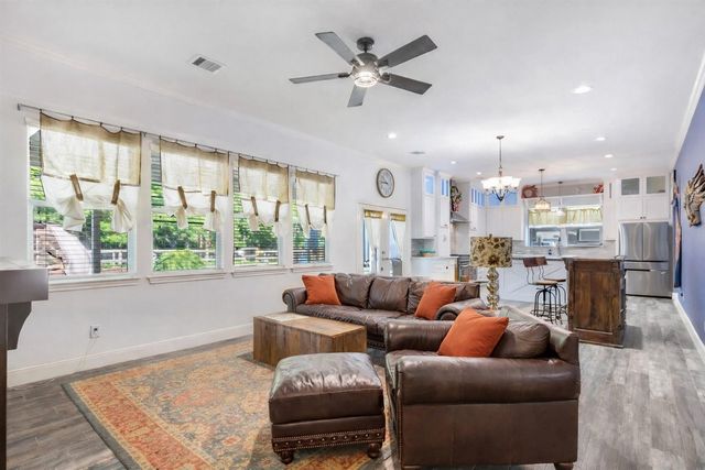 20801 Plaza Circle, Crosby, TX 77532