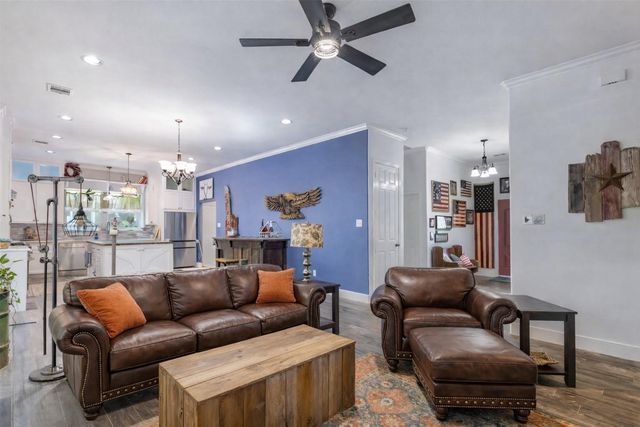 20801 Plaza Circle, Crosby, TX 77532