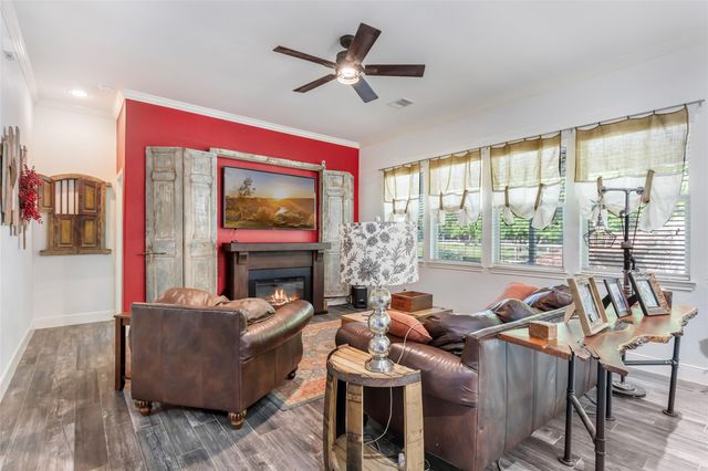 20801 Plaza Circle, Crosby, TX 77532