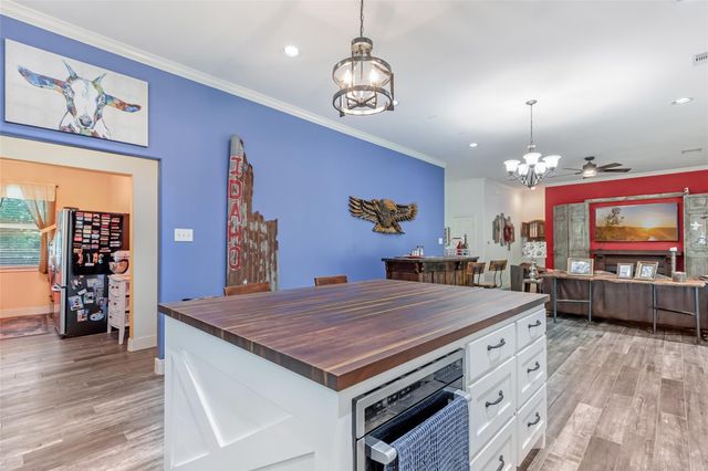 20801 Plaza Circle, Crosby, TX 77532