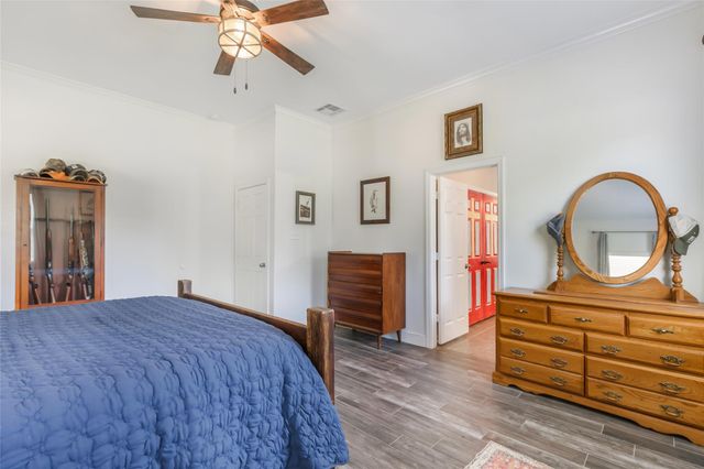 20801 Plaza Circle, Crosby, TX 77532