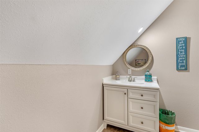 20801 Plaza Circle, Crosby, TX 77532