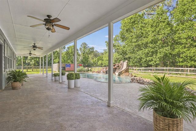 20801 Plaza Circle, Crosby, TX 77532